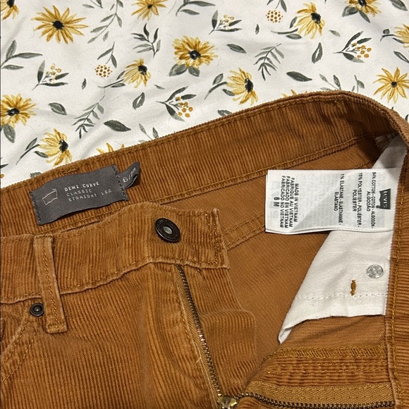 Levi's Women's Copper Demi Curve Straight Leg Corduroy Jeans - Picture 2 of 7